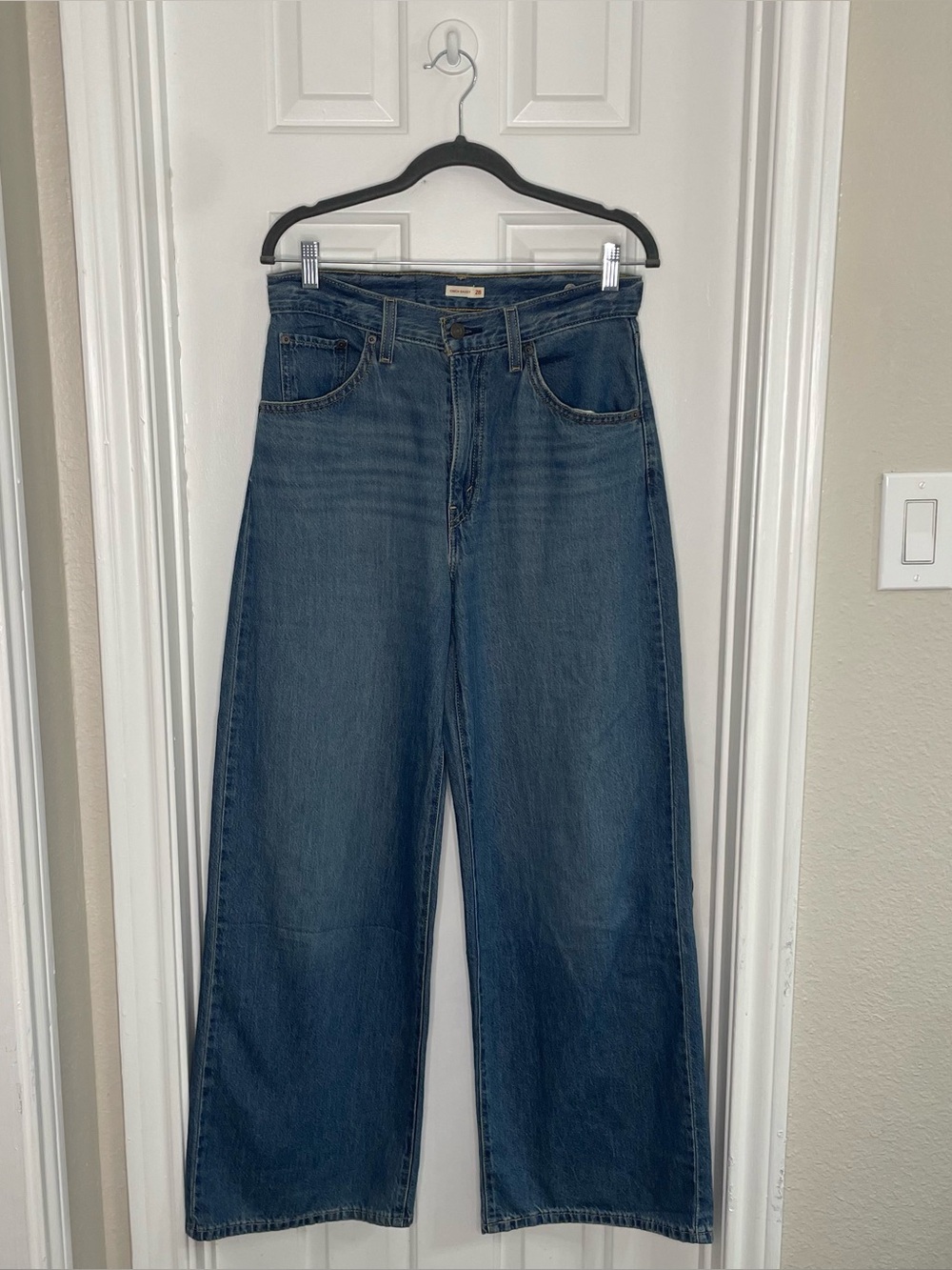 Levi’s High Rise Cinch Baggy Jeans Size 28 - Picture 4 of 16